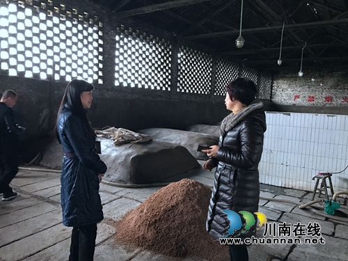 泸县云龙镇开展酒类企业安全生产突击检查(图2)