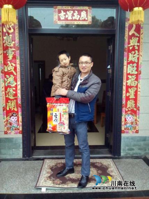 泸州婴孩濒临夭折&nbsp;扶贫娘子军联手献爱心拯救(图5)