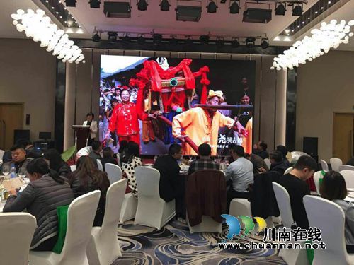 泸州合江:重庆旅游节上大打“旅游牌”(图2) 泸州合江:重庆旅游节上大打“旅游牌”(图2)