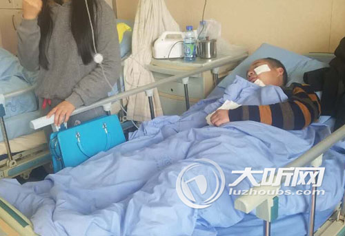 为抢1秒黄灯 泸州摩托车司机车撞车致女儿昏迷(图4) 为抢1秒黄灯 泸州摩托车司机车撞车致女儿昏迷(图4)