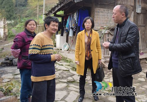叙永县教育局：入户走访献良策&nbsp;抓好春耕助脱贫(图1)
