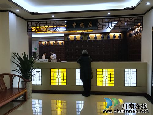 西南医大附属中医院龙驰中医门诊隆重开诊(图13) 西南医大附属中医院龙驰中医门诊隆重开诊(图13)