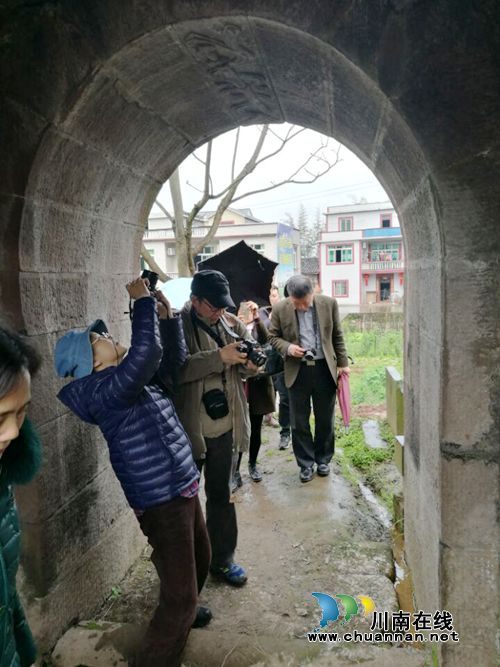 大批国内知名汉宋文化学者考察合江文化(图5) 大批国内知名汉宋文化学者考察合江文化(图5)