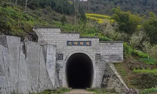 “煤炭运输专用线”古蔺叙大铁路预计8月通车(图5) “煤炭运输专用线”古蔺叙大铁路预计8月通车(图5)