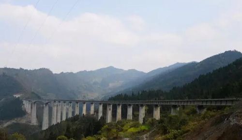 “煤炭运输专用线”古蔺叙大铁路预计8月通车(图12) “煤炭运输专用线”古蔺叙大铁路预计8月通车(图12)