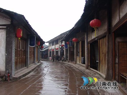 “美”“味”双收&nbsp;央视驻扎合江尧坝古镇取景(图3)
