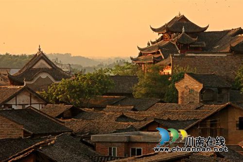 “美”“味”双收&nbsp;央视驻扎合江尧坝古镇取景(图2)