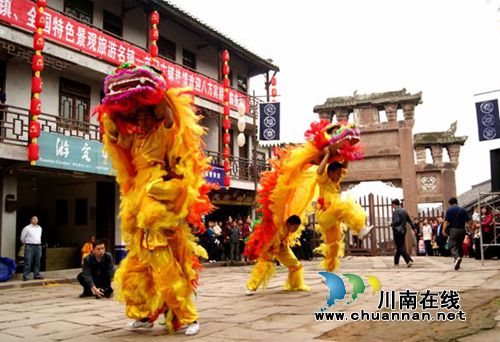“美”“味”双收&nbsp;央视驻扎合江尧坝古镇取景(图7)