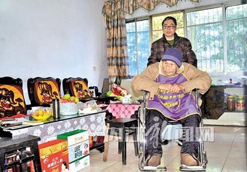 从小爱到大爱&nbsp;内江夫妇真情诠释中华传统美德(图1)