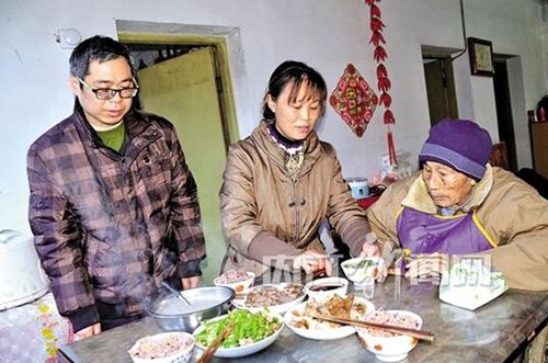 从小爱到大爱&nbsp;内江夫妇真情诠释中华传统美德(图2)