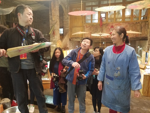 古镇:记者客串模特儿(图15) 古镇:记者客串模特儿(图15)
