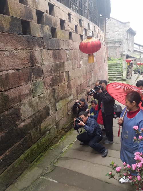 古镇:记者客串模特儿(图25) 古镇:记者客串模特儿(图25)