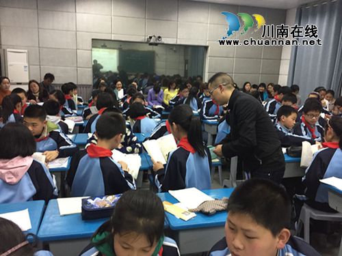 泸州十八中:技能提升月 党员干部先行(图2) 泸州十八中:技能提升月 党员干部先行(图2)