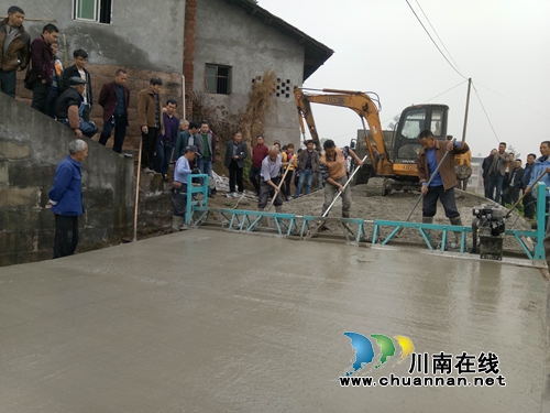 泸县石桥镇召开社社通公路路基工程建设现场会(图5)