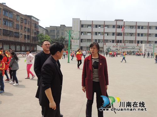 泸县潮河镇将学校安全工作落到实处(图1) 泸县潮河镇将学校安全工作落到实处(图1)