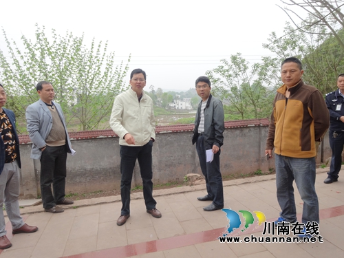 泸县立石镇开展校园安全大检查(图1)