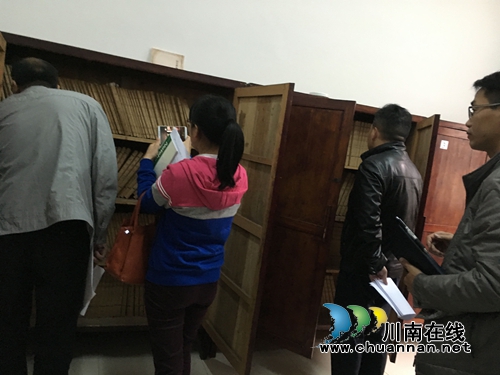 合江县档案局督查自怀镇档案执法工作(图2) 合江县档案局督查自怀镇档案执法工作(图2)