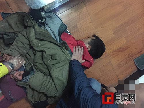 身揣射钉枪准备做“大案”&nbsp;自贡两偷车贼落网(图2)
