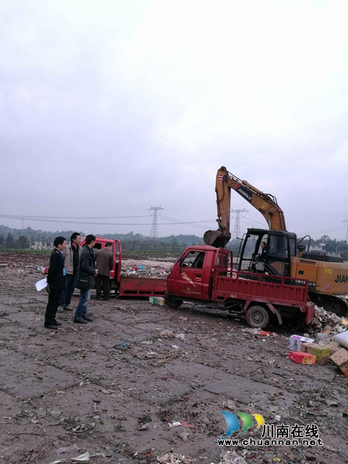 合江县集中销毁一批不合格食品药品(图1)