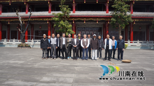 泸县立石镇举办“第三届端午诗会”踏青采风活动(图1)