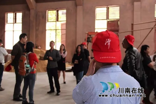 泸州美协采风团首次走进仙潭酒厂(图5)