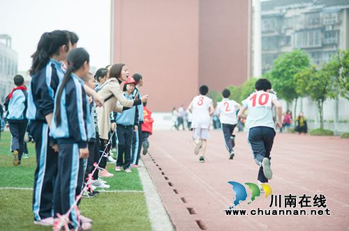 青春无限活力永恒！泸州十八中举行第十二届田径运动会(图6)
