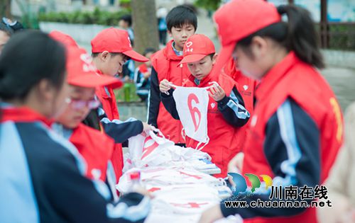 青春无限活力永恒！泸州十八中举行第十二届田径运动会(图7)