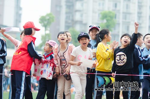青春无限活力永恒！泸州十八中举行第十二届田径运动会(图8)