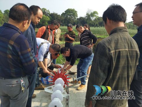 合江县推广试验水稻直播新机具(图4)