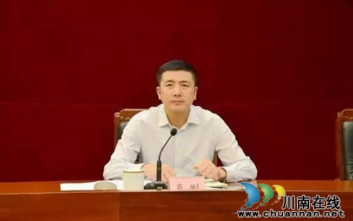 泸县召开2017年季度工作推进暨镇党委书记述职会(图3)