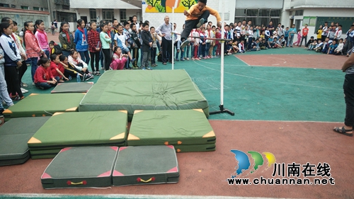 叙永水尾中心校:阳光体育活动展学生风采(图3) 叙永水尾中心校:阳光体育活动展学生风采(图3)