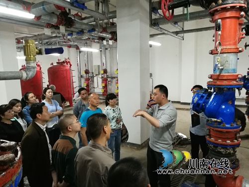 泸州:开展公共智能停车场消防安全知识培训活动(图1) 泸州:开展公共智能停车场消防安全知识培训活动(图1)