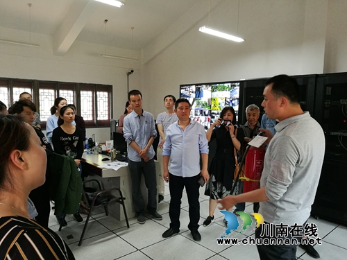 泸州:开展公共智能停车场消防安全知识培训活动(图2) 泸州:开展公共智能停车场消防安全知识培训活动(图2)