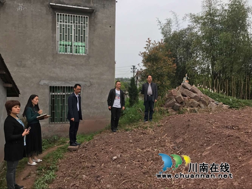 泸县目督办到云龙镇督查宅基地有偿退出工作(图1)