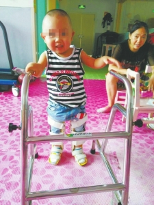 1岁儿患重症 自贡下岗夫妇押房救子(图1) 1岁儿患重症 自贡下岗夫妇押房救子(图1)