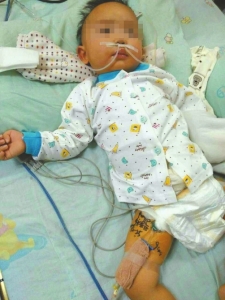 1岁儿患重症 自贡下岗夫妇押房救子(图2) 1岁儿患重症 自贡下岗夫妇押房救子(图2)