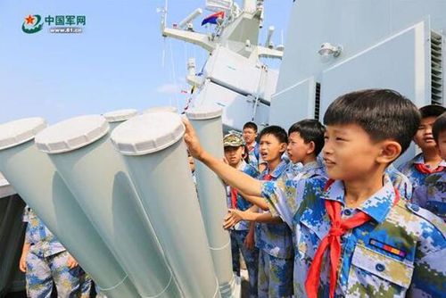 海军成立68周年 泸州舰敞开怀抱向民众开放(图5) 海军成立68周年 泸州舰敞开怀抱向民众开放(图5)