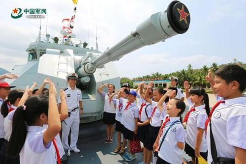 海军成立68周年 泸州舰敞开怀抱向民众开放(图7) 海军成立68周年 泸州舰敞开怀抱向民众开放(图7)