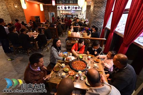 重庆火锅排队王&nbsp;珮姐老火锅泸州店25日开业(图3)