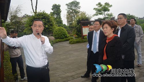 眉山代表团到泸县考察农村土地制度改革工作(图2) 眉山代表团到泸县考察农村土地制度改革工作(图2)