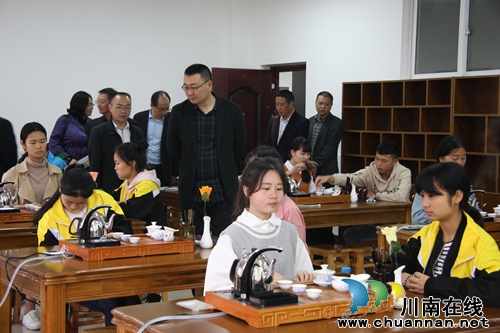 泸州召开深入推进“法律进学校”工作现场会(图5)