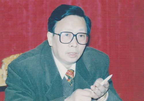 关心和热爱泸州的老市长唐宁,一路走好!(图1) 关心和热爱泸州的老市长唐宁,一路走好!(图1)