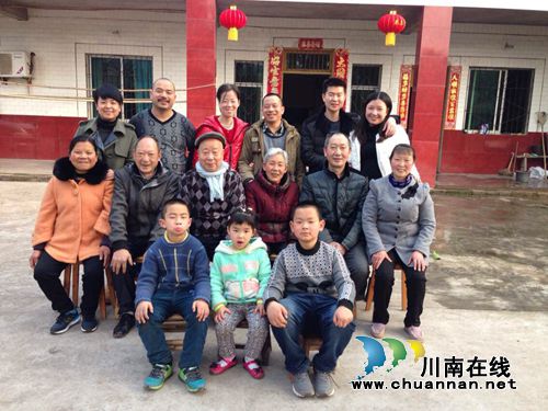 言传身教60载&nbsp;纳溪老医生四世同堂带出好家风(图1)