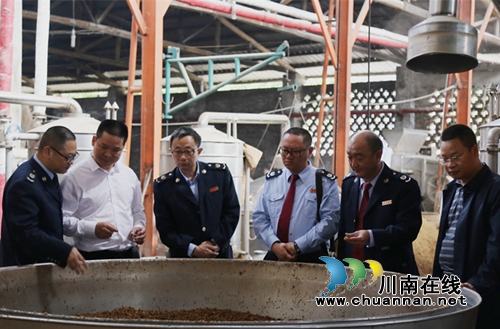 纳溪江安长江经济带跨区域&nbsp;国地税联合走访问需纳税人(图1)