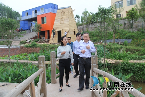 泸县政协副主席杜开卷率队调研云龙镇新型农业经营主体培育工作(图1) 泸县政协副主席杜开卷率队调研云龙镇新型农业经营主体培育工作(图1)