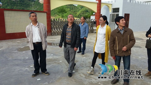 叙永县政协副主席陈一龙到分水镇调研教育均衡发展(图1) 叙永县政协副主席陈一龙到分水镇调研教育均衡发展(图1)