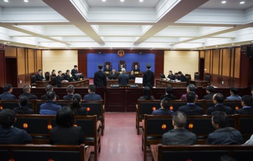 四川省原副省长李成云一审被控受贿636万(图2) 四川省原副省长李成云一审被控受贿636万(图2)