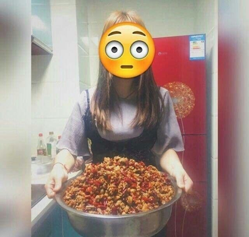 自贡妹自制38袋冷吃兔走红网络 将分享制作过程(图1) 自贡妹自制38袋冷吃兔走红网络 将分享制作过程(图1)