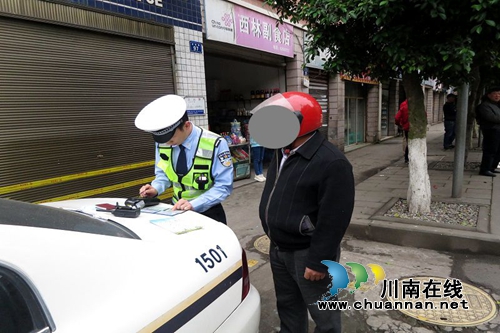 查隐患强管理保安全&nbsp;泸州交警四大队严查摩托车重点违法行为(图1)