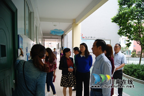 泸州市人大领导走访调研泸州十八中(图3) 泸州市人大领导走访调研泸州十八中(图3)